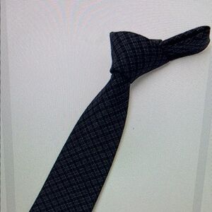 Elegant Dark Gray Checkered Tie